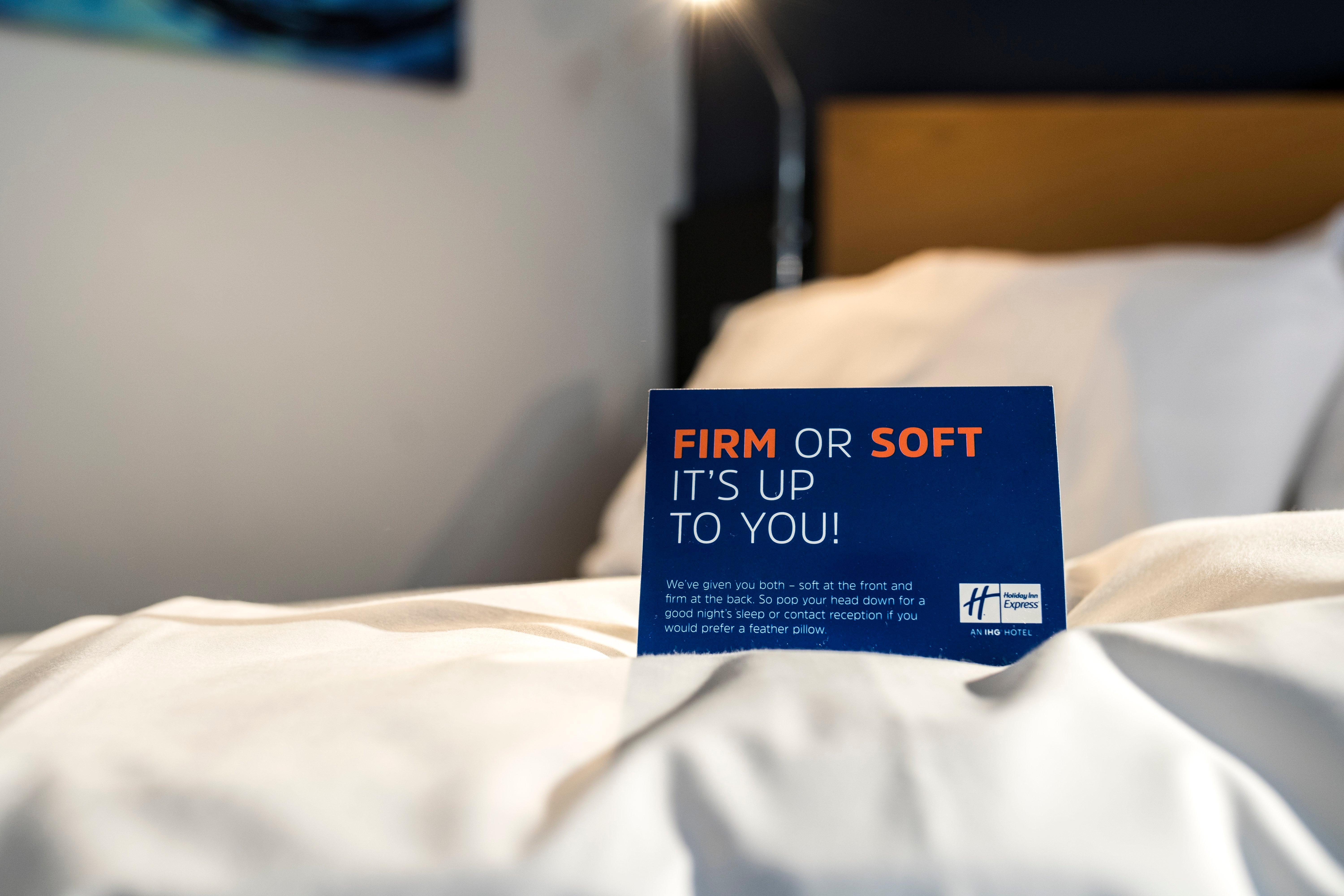 Holiday Inn Express East Midlands Airport By Ihg Касъл Донингтън Екстериор снимка