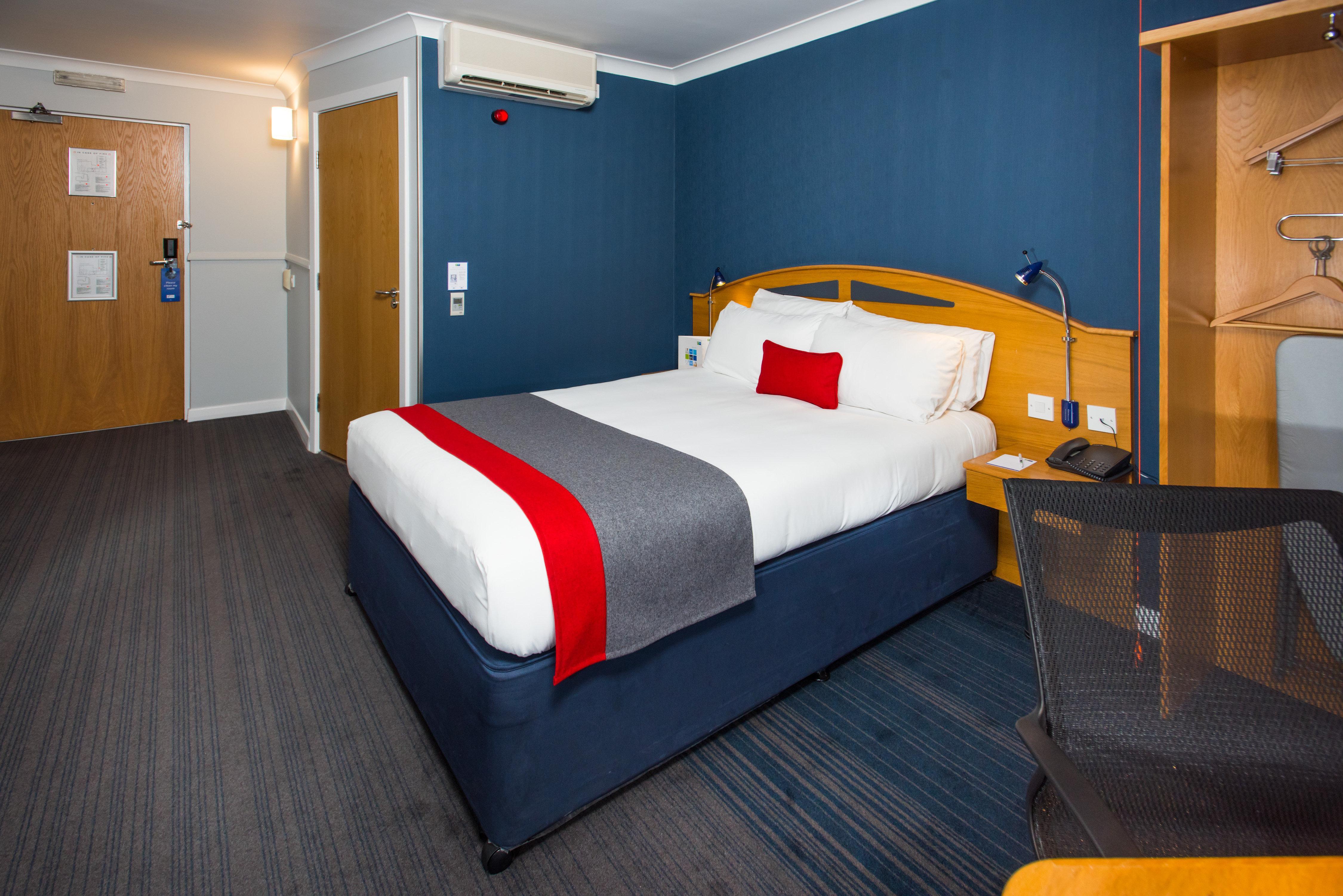 Holiday Inn Express East Midlands Airport By Ihg Касъл Донингтън Екстериор снимка