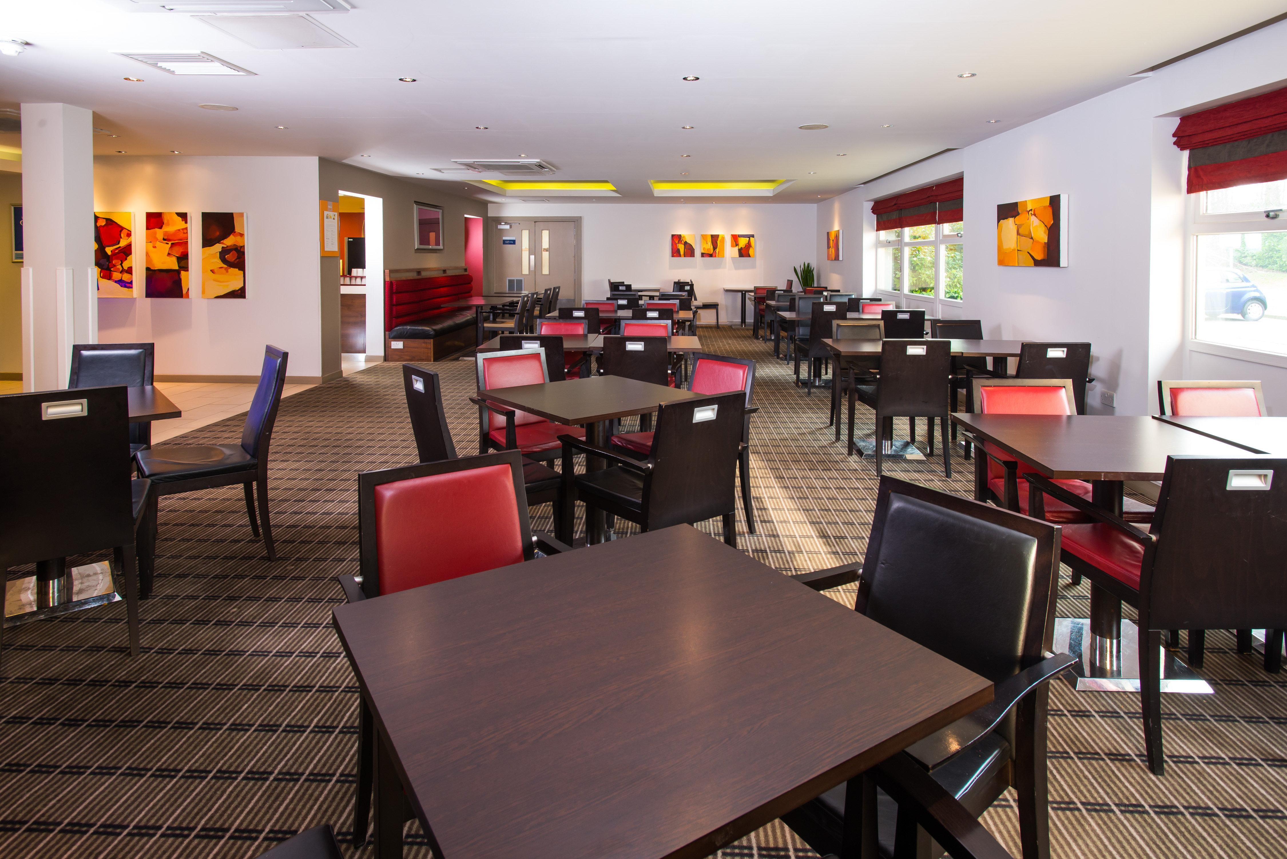 Holiday Inn Express East Midlands Airport By Ihg Касъл Донингтън Екстериор снимка