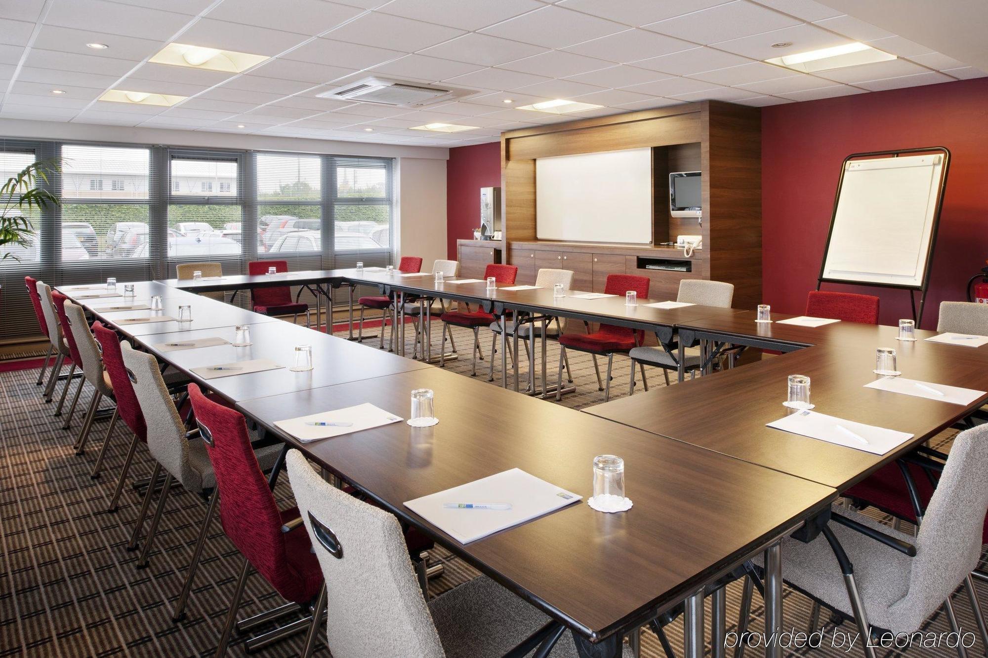 Holiday Inn Express East Midlands Airport By Ihg Касъл Донингтън Съоръжения снимка